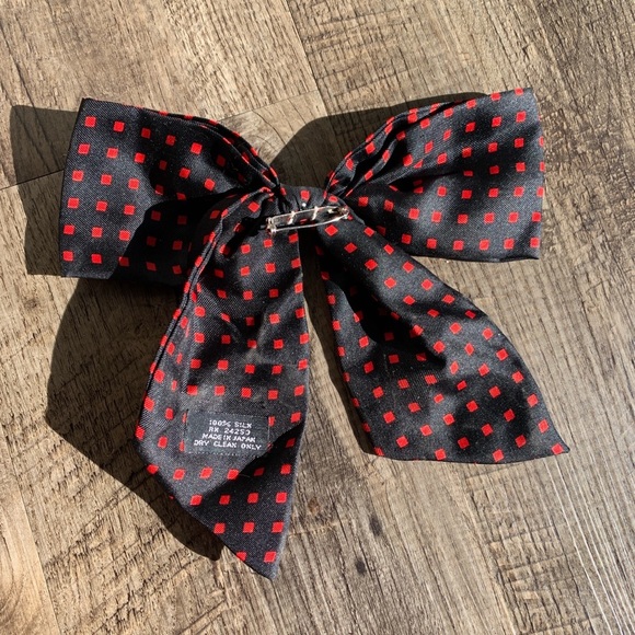 Vintage silk now pin black with red squares - Picture 3 of 5
